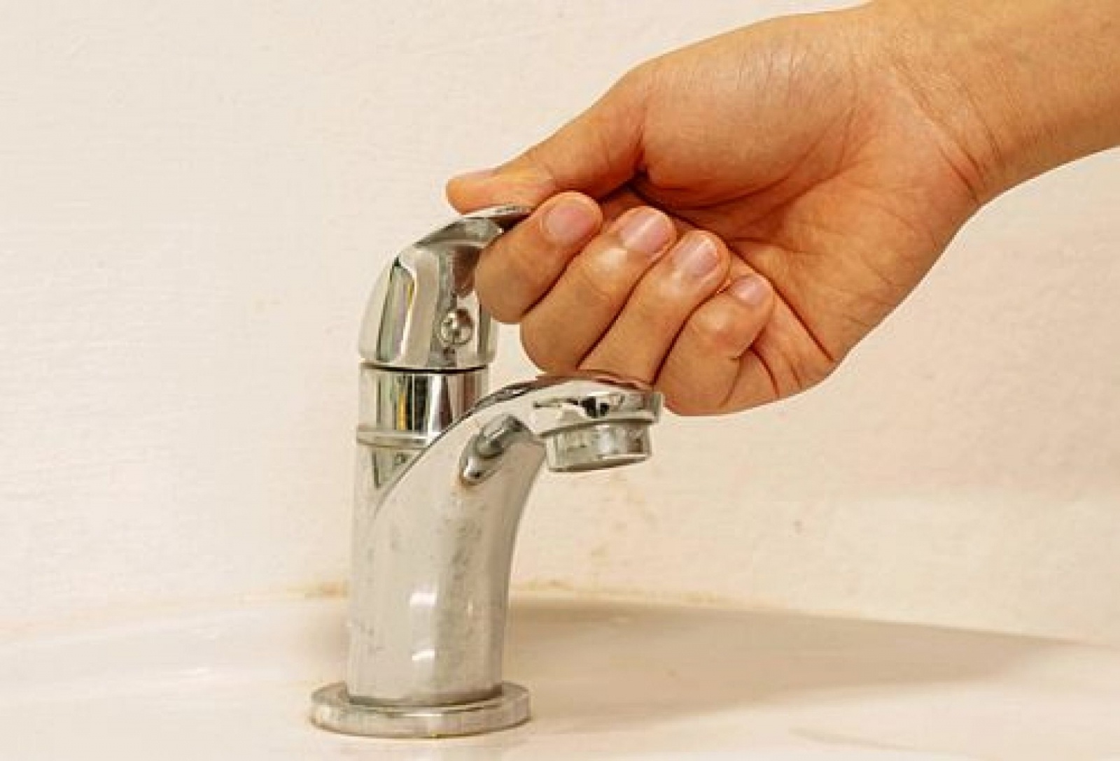 До 12 часот без вода жителите на населбата „Голи Оток“