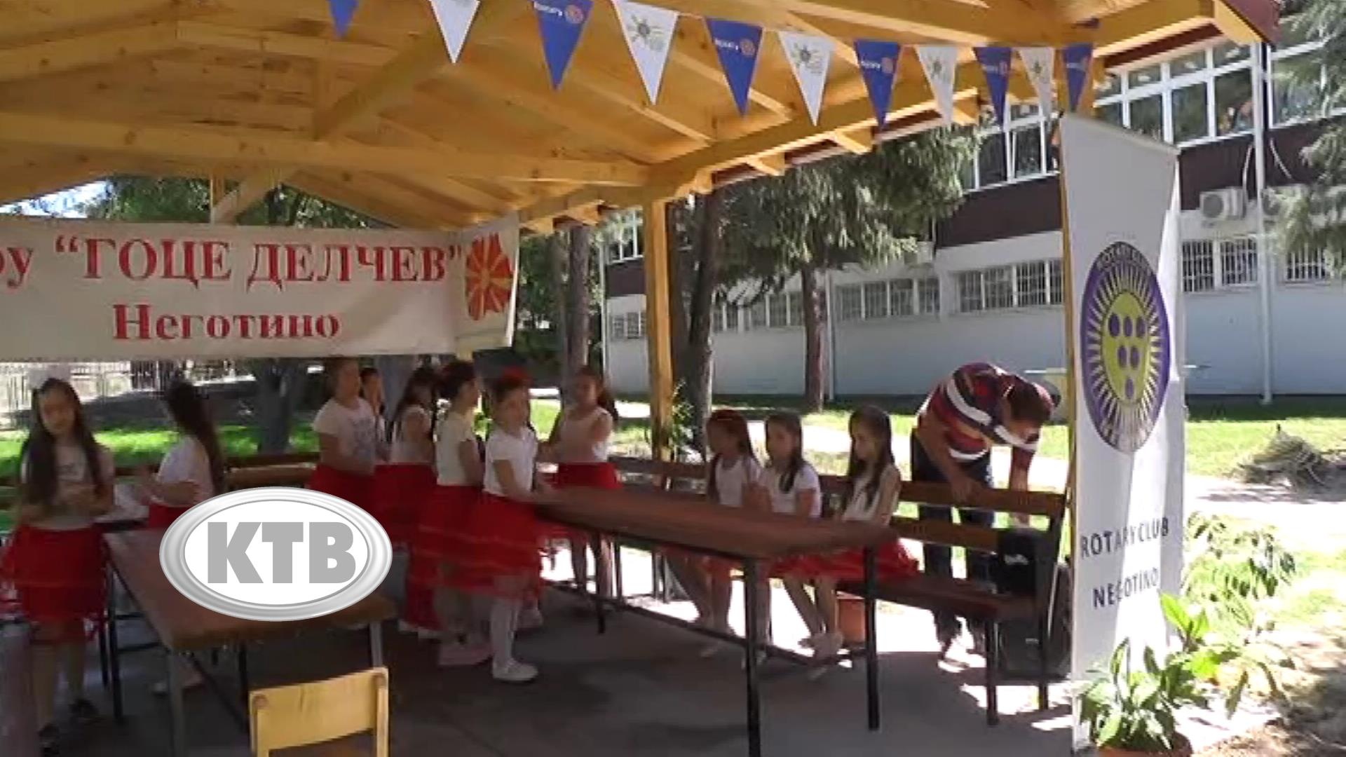 (ВИДЕО) Ротари клуб „Неготино“ донираше отворена училница