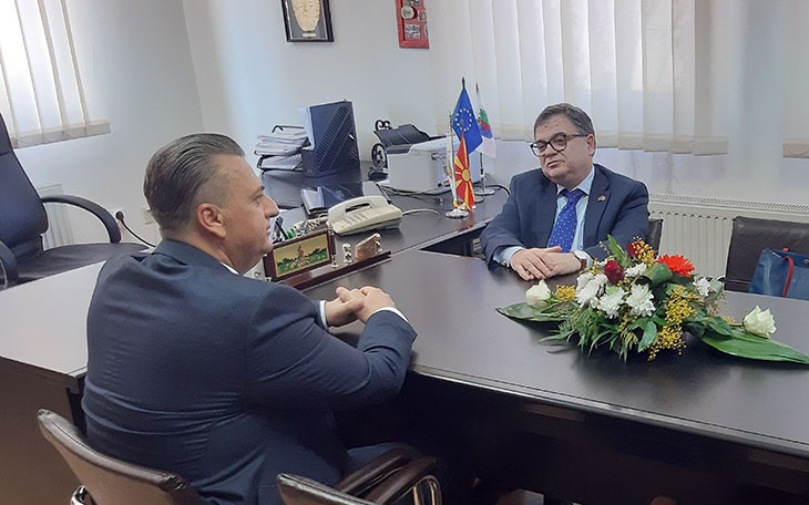 (ВИДЕО) Амбасадорот на Франција во посета на општина Градско