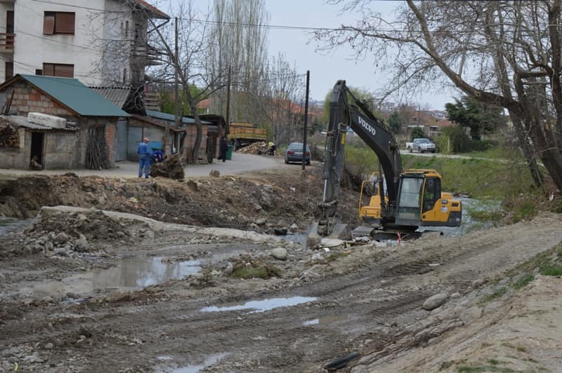 Напредува изградбата на кејот во Ваташа