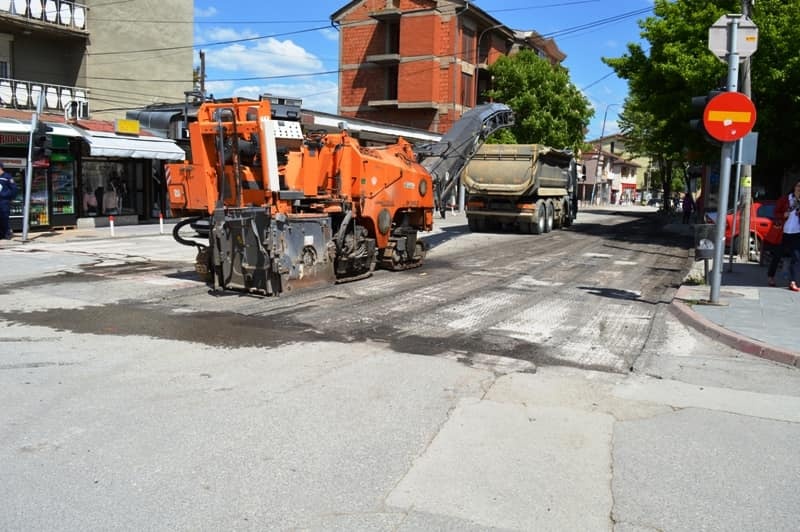 Започна ревитализацијата на една од најстарите сообраќајници во Кавадарци