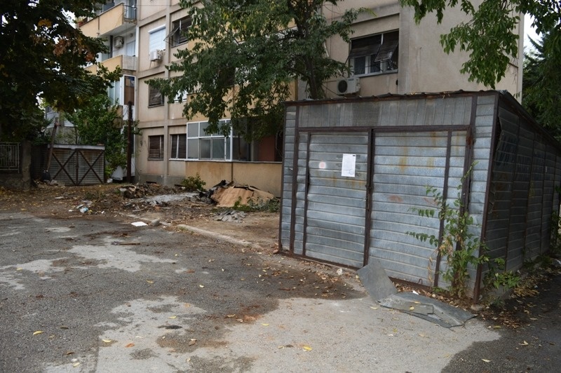 Се отстрануваат гаражи од јавно прометни површини во Кавадарци
