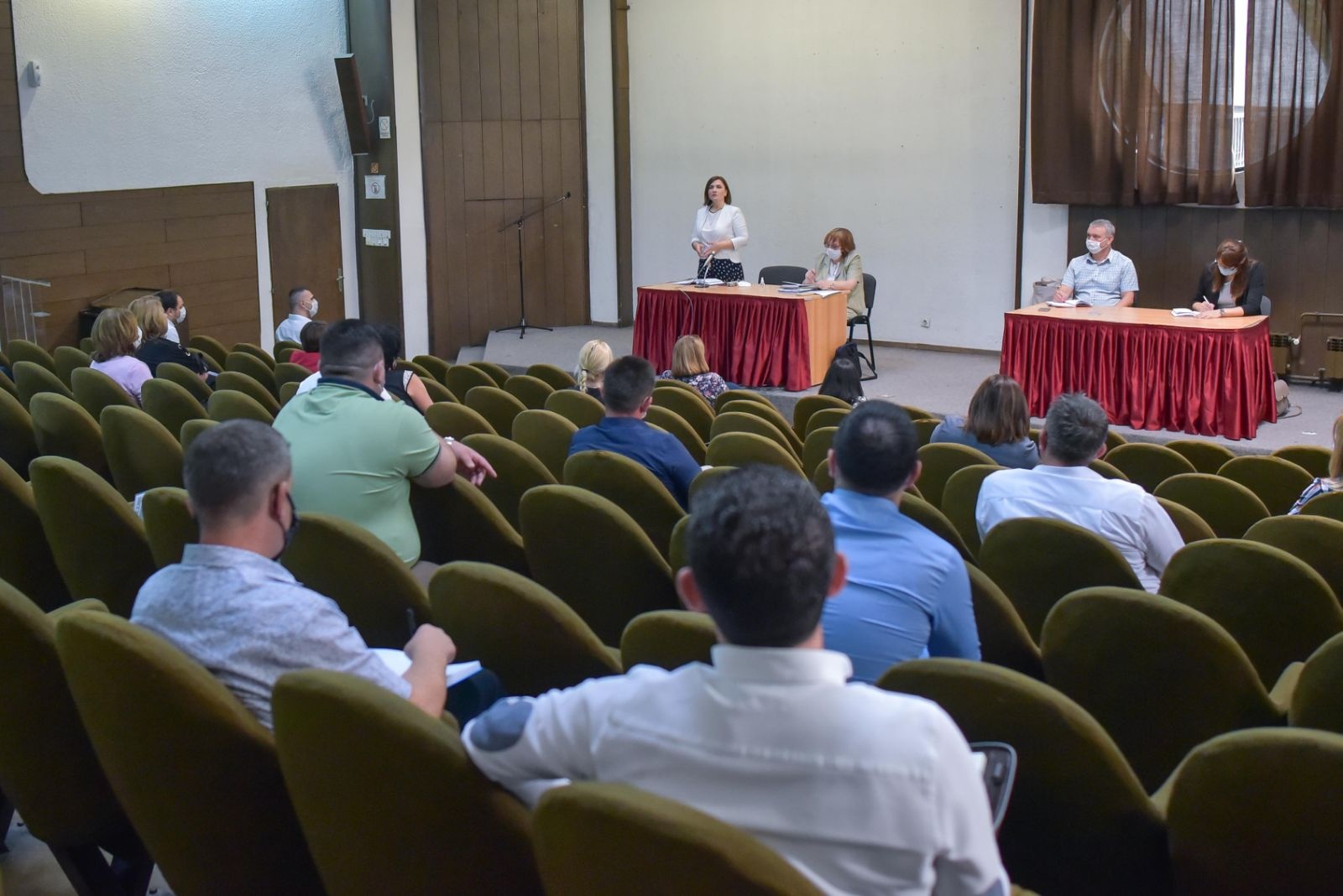 Средба на министерката Шахпаска со директорите на Центрите за социјална работа