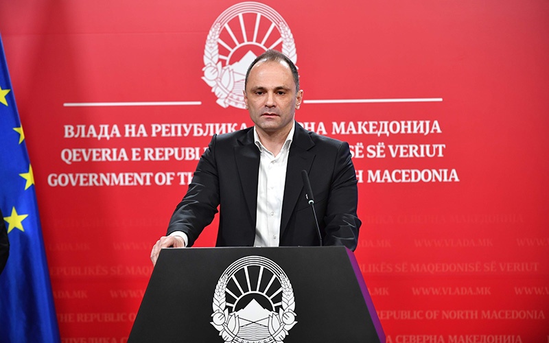 Министерот Филипче на средба со директорите на Интерните клиники: Се прошируваат капацитетите за ковид пациенти