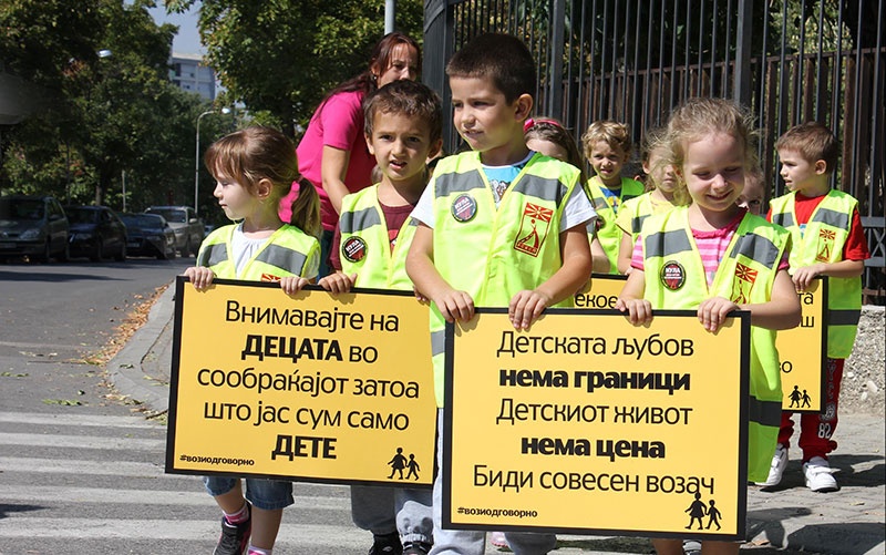 ОСБСП: Децата тргнаа на училиште, возачи бите внимателни кон нив!