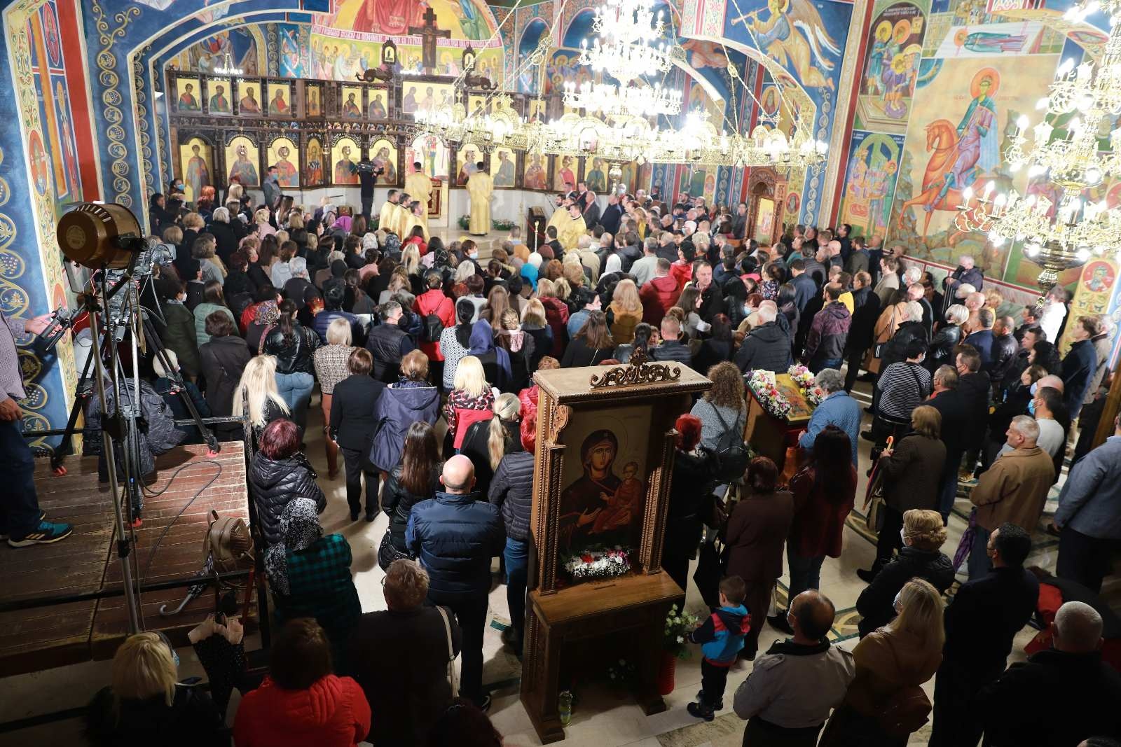 Осветена реновираната црква посветена на Св.великомаченик Димитриј во Кавадарци
