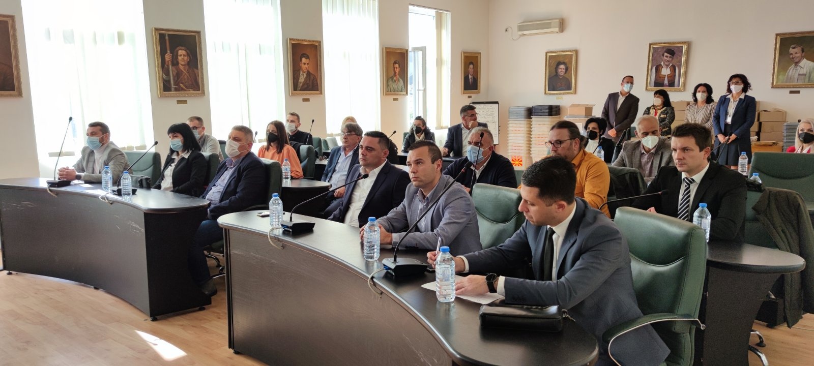 (ВИДЕО) ОИК Кавадарци ги додели уверенијата на градоначалникот Јанчев и ново избраните советници