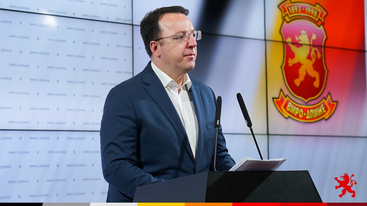 Николоски: Дали СДС, Ковачевски и Пендаровски го плаќаат консултантот Еисин со пари од кешот што го извлекувале од тендерите со РЕК?